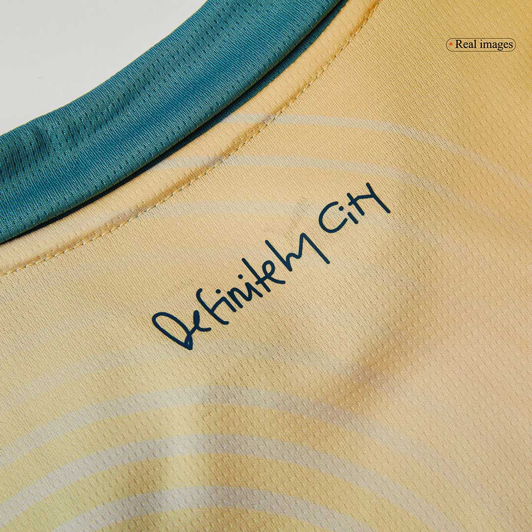Camiseta de fútbol infantil del Manchester City (camiseta y pantalón corto) 2024/25 (4.ª equipación de visitante) "Definitely City"