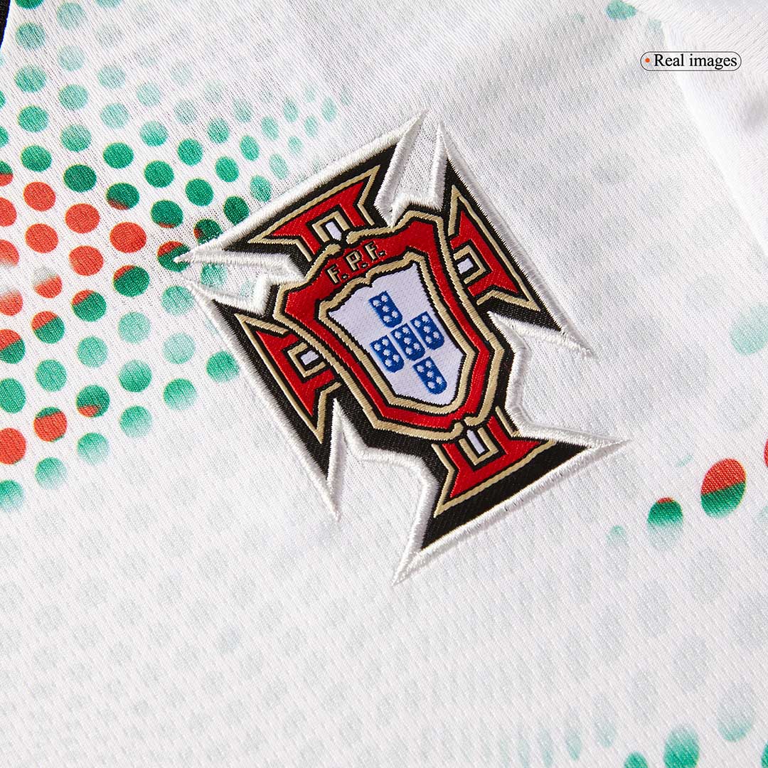Camiseta de fútbol visitante de Portugal RONALDO #7 para mujer 2025, blanca