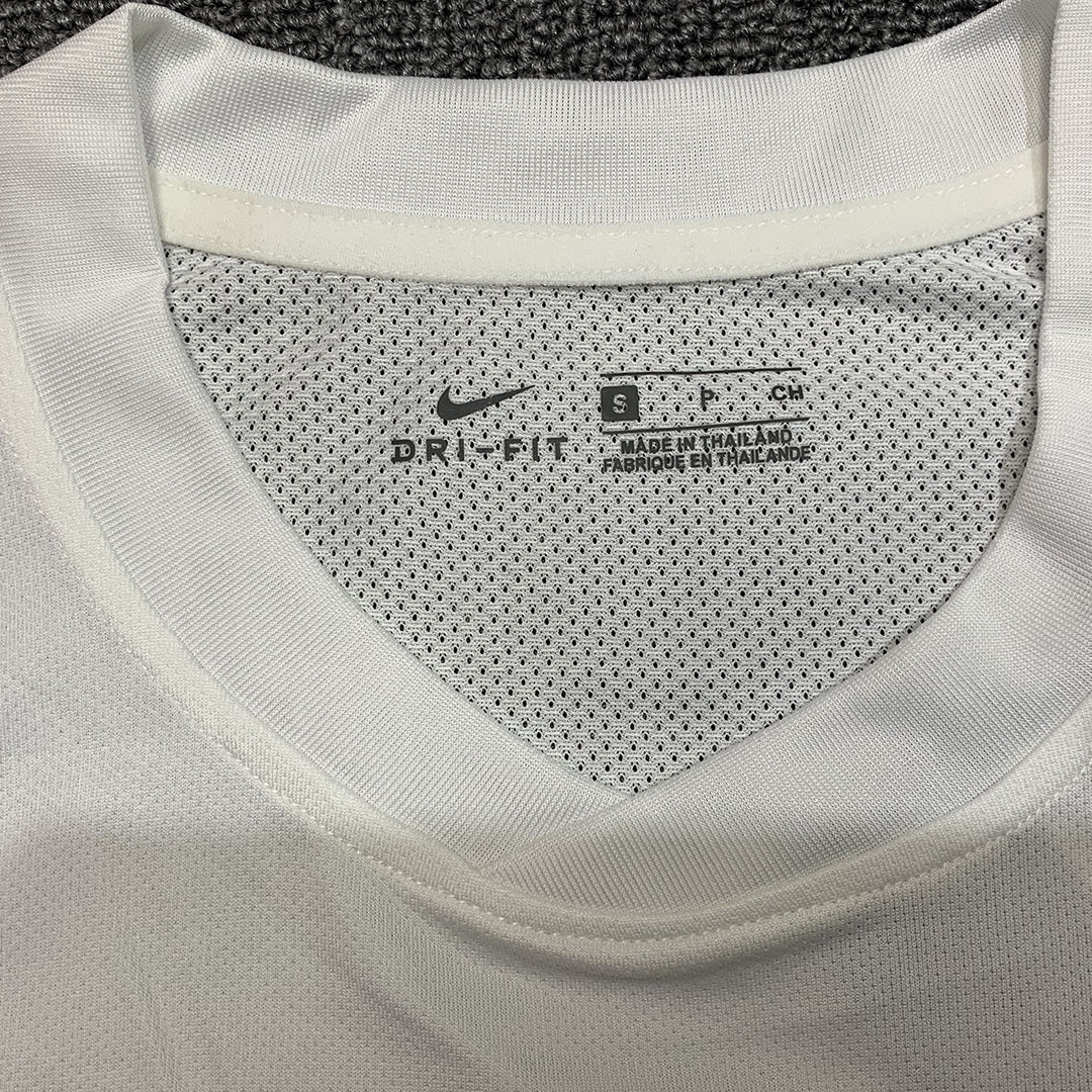 Camiseta de fútbol retro de visitante del Inter de Milán 2010/11 