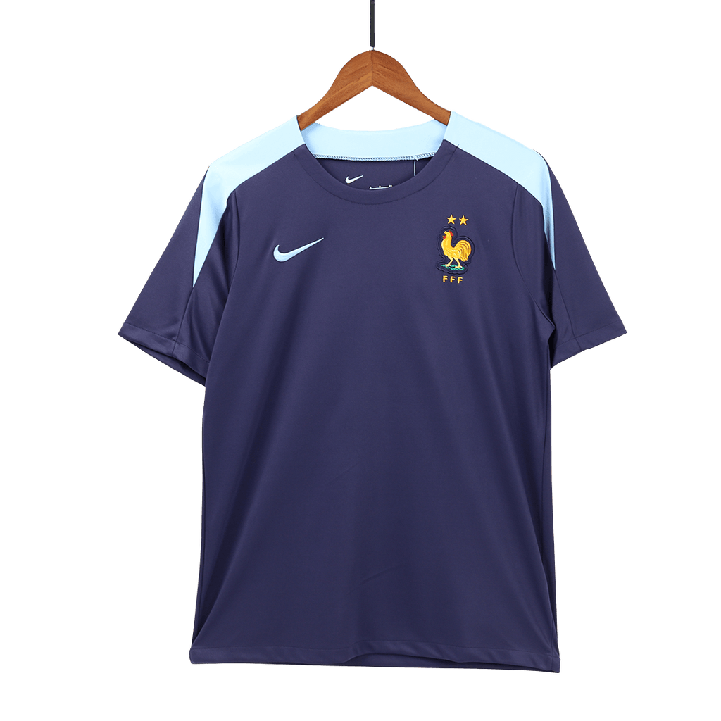 Maillots de football d'avant-match de la France pour l'Euro 2024