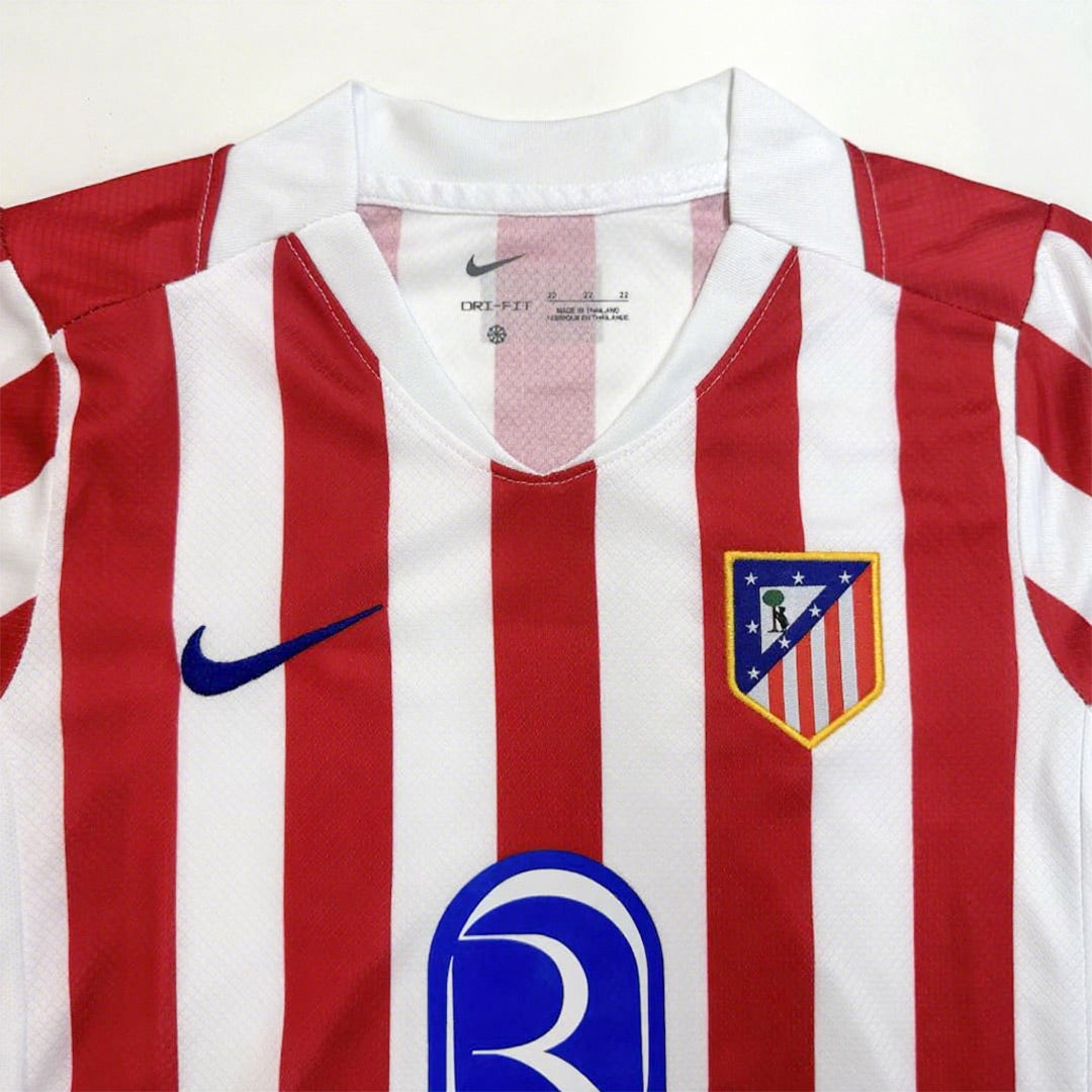 Maillot de football domicile Atlético Madrid pour enfant (maillot + short) 2025/26 rouge et blanc