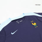 Maillots de football d'avant-match de la France pour l'Euro 2024