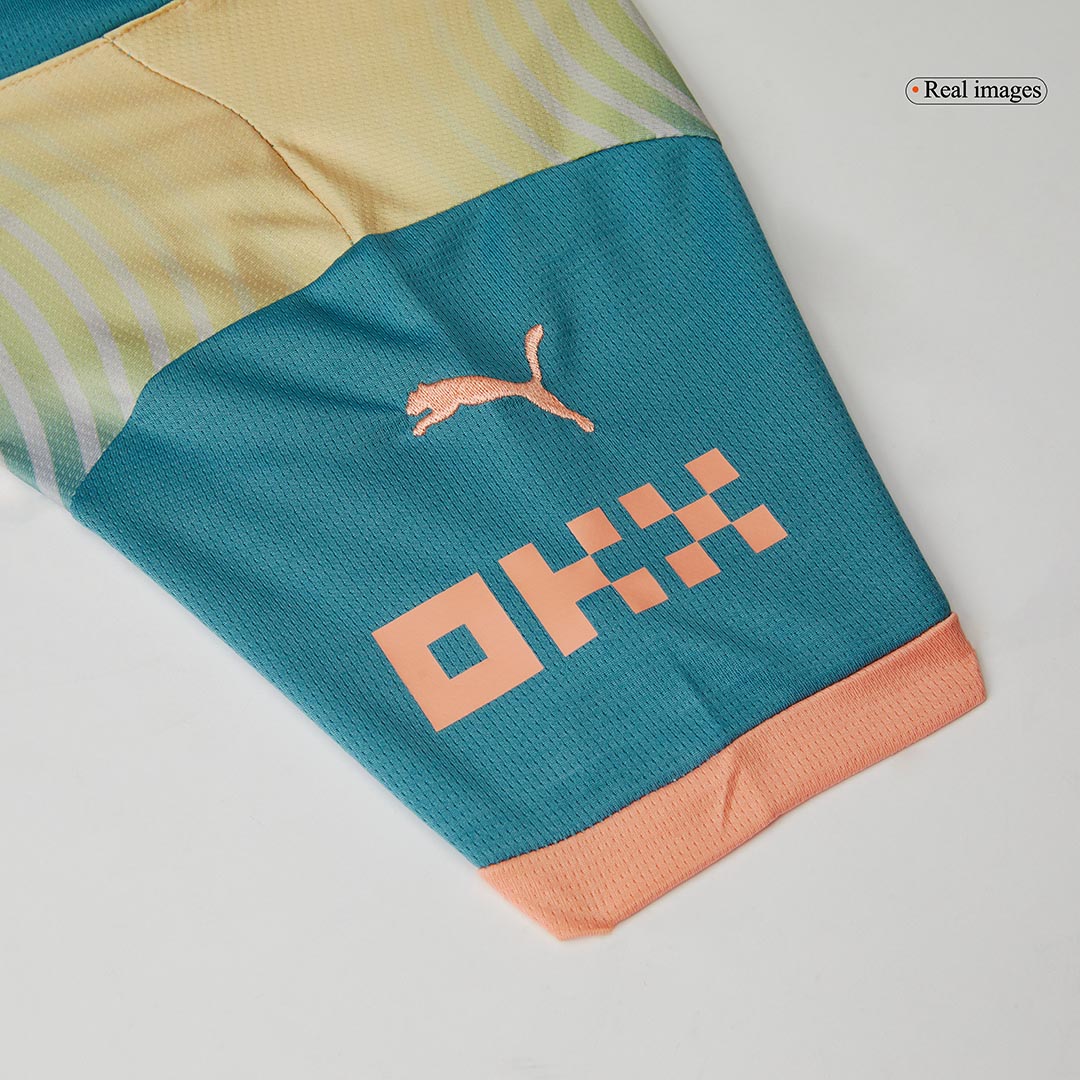 Camiseta de fútbol infantil del Manchester City (camiseta y pantalón corto) 2024/25 (4.ª equipación de visitante) "Definitely City"