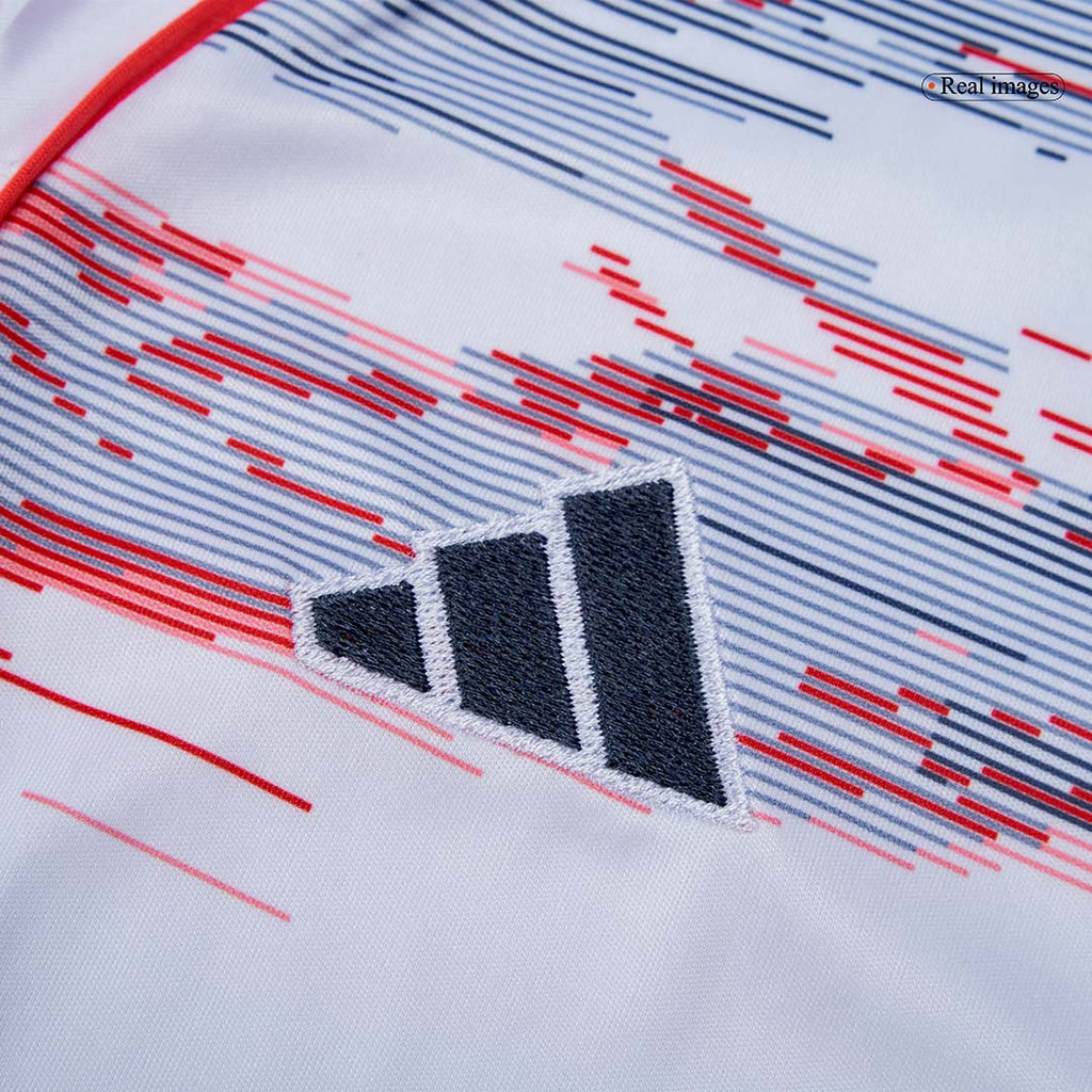 Maillot de football extérieur Bayern Munich 2025/26 pour enfant (maillot, short, chaussettes) Blanc